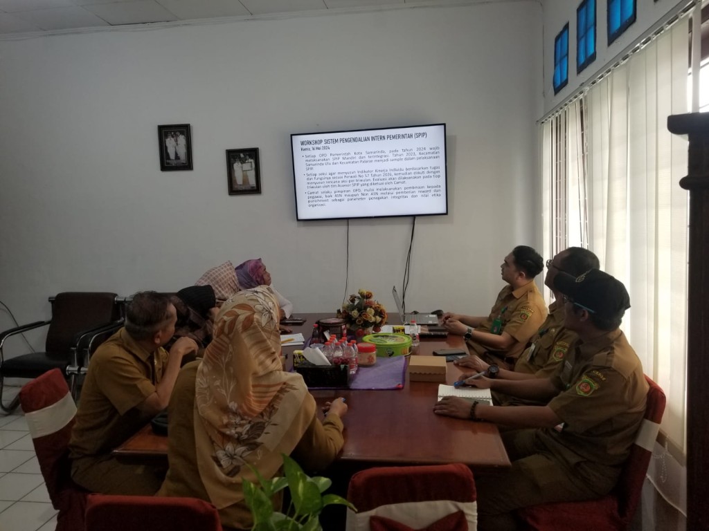 Rapat Koordinasi Bersama Sekcam, Kasi2 dan Kasub2 di Ruang Rapat Camat Sungai Kunjang  pada Selasa tanggal 21-5-2024 pukul 14.30 wita s.d Selesai