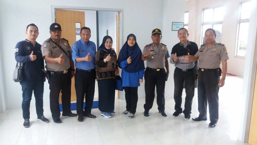 Kunjungan Wakapolres Samarinda Ilir  ke Kelurahan Sungai Pinang Luar dalam rangka Pengawasan Pilgub Samarinda