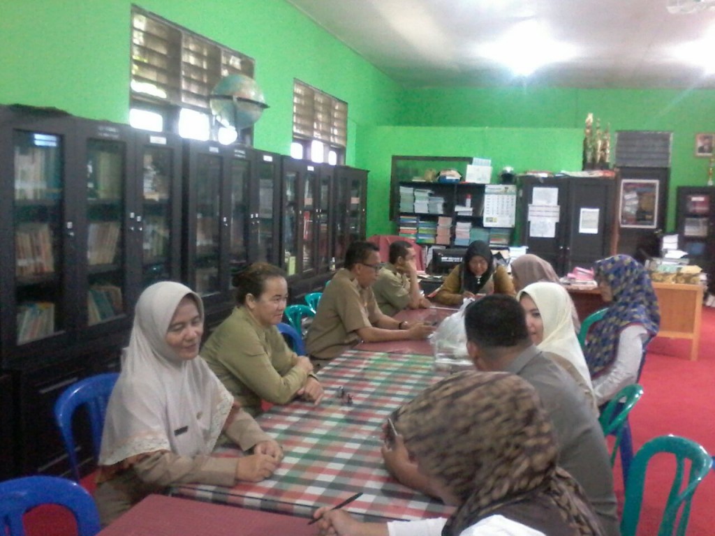 Pembinaan UKS di SMPN 2 oleh Kecamatan Samarinda Kota
