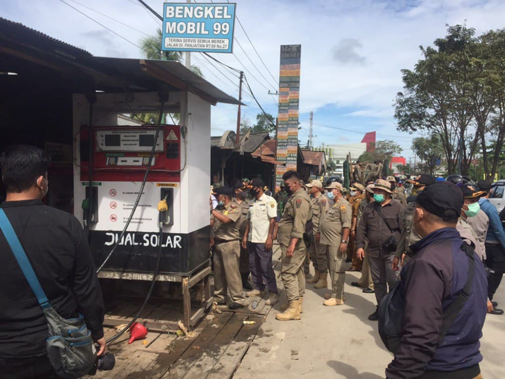 PEMBONGKARAN KIOS ATAU LAPAK YANG BERADA DI SEPANJANG JALAN D.I PANJAITAN
