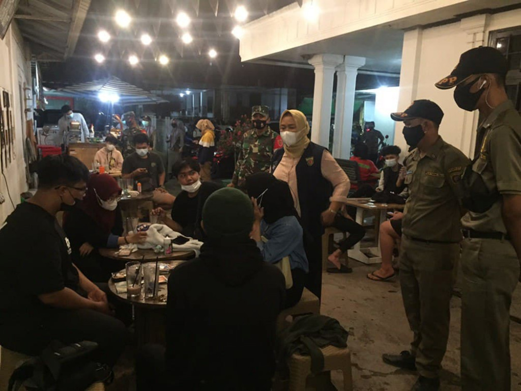 PENEGASAN MEMATUHI PROTOKOL KESEHATAN DI CAFE WILAYAH KECAMATAN SUNGAI PINANG
