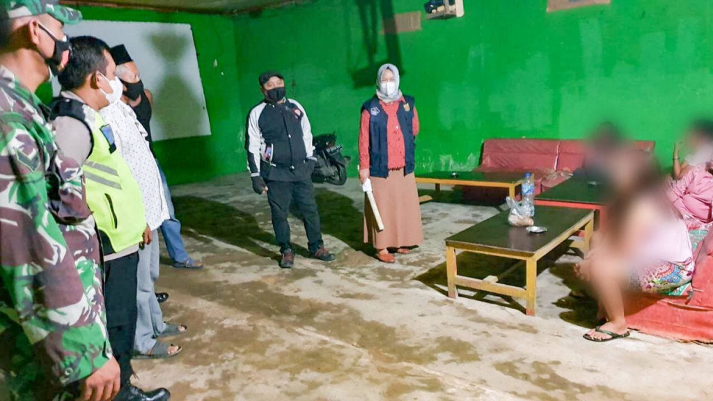 MENAGGAPI ADANYA LAPORAN WARGA TENTANG KEGIATAN PROSTITUSI DI SOLONG