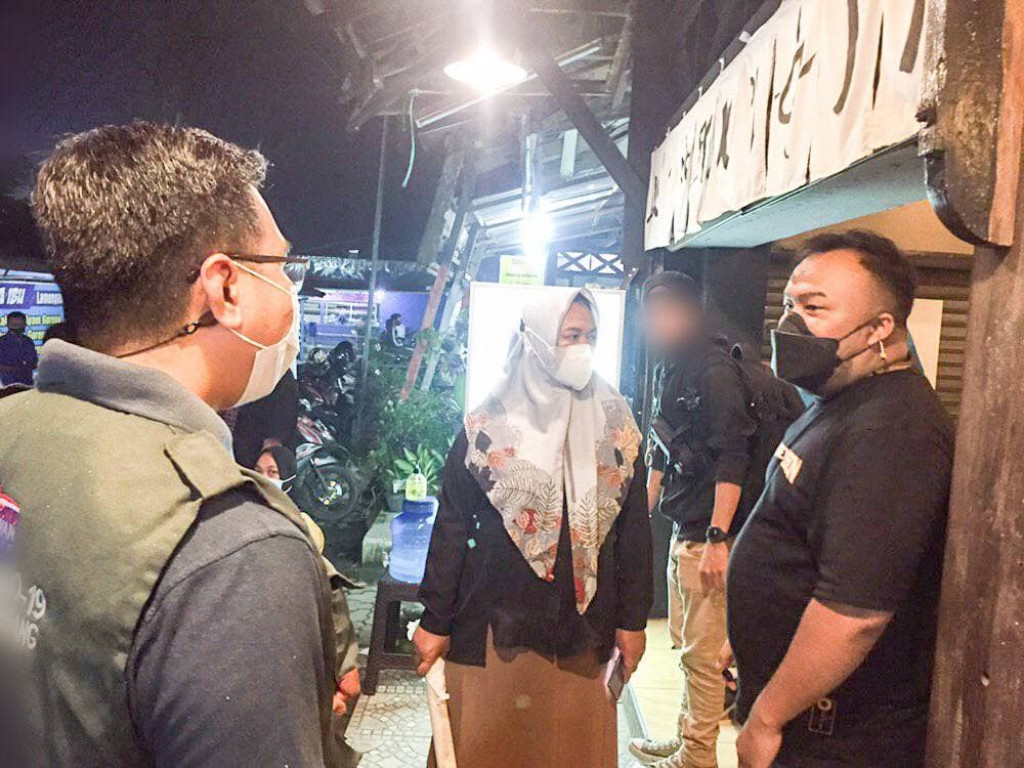 RAZIA PENUTUPAN TEMPAT USAHA YANG MELANGGAR ATURAN SURAT EDARAN WALI KOTA