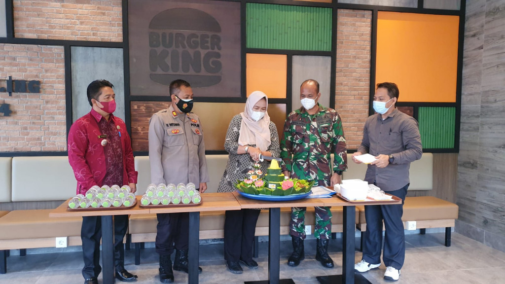Peresmian Burger King di Komplek Alaya
