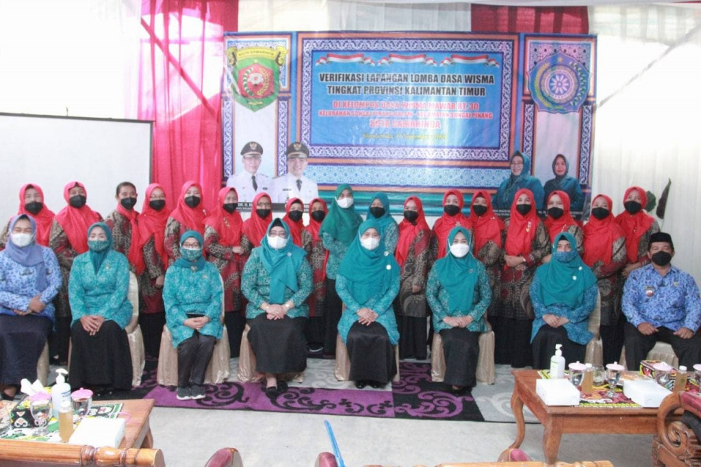 Kunjungan TIM Verifikasi Penilaian Lomba Dasawisma Tingkat Provinsi di Kelurahan Sungai Pinang Dalam