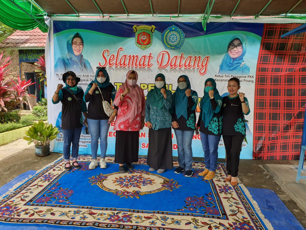 Lomba AKU HATINYA PKK Kota Samarinda di Kelurahan Gunung Lingai