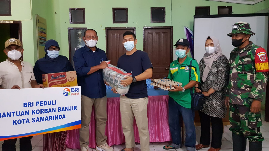 Bantuan Dari BANK BRI Cabang Samarinda untuk Korban Banjir di Wilayah Kelurahan Temindung Permai