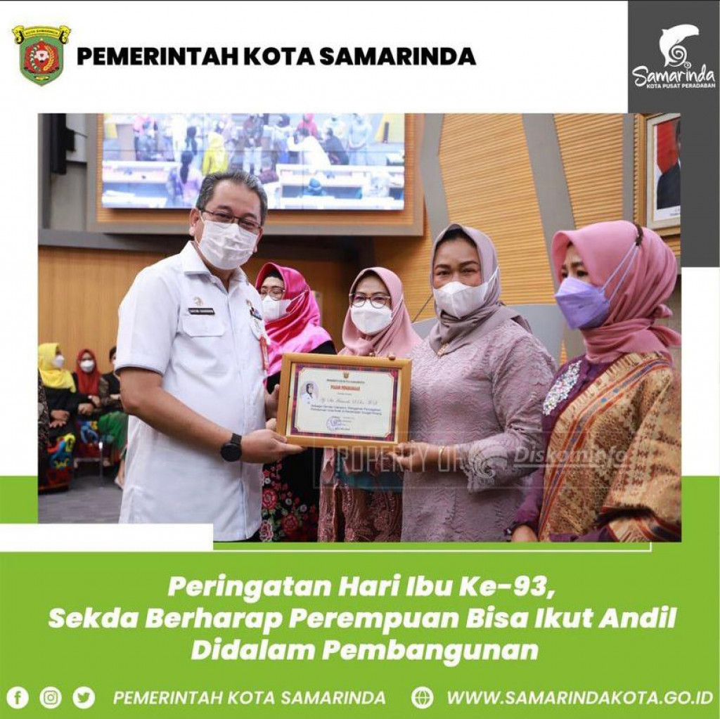Peringatan Hari Ibu Ke-93 Camat Sungai Pinang Menerima Penghargaan Gender Campion Penggerak Pencegahan Perkawinan Usia Anak