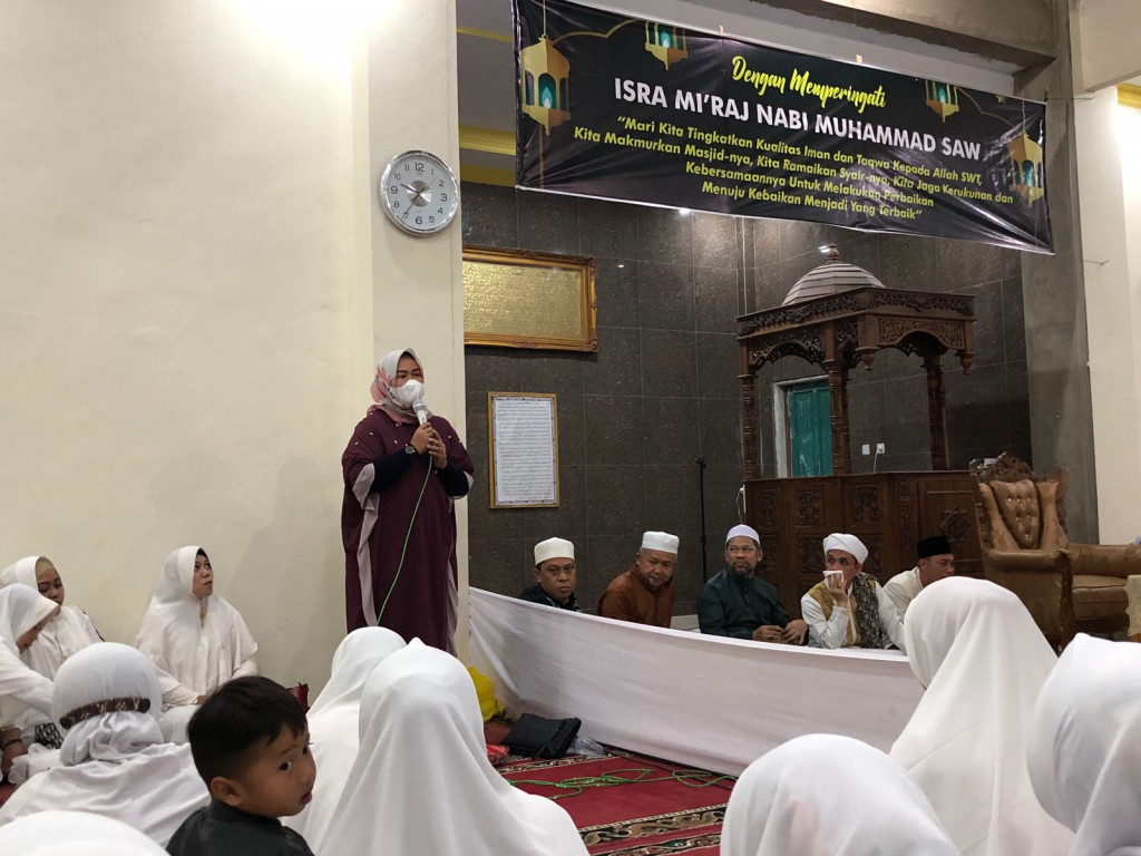 Acara Isra Mi`raj Di Masjid Darul Amin Kelurahan Mugirejo