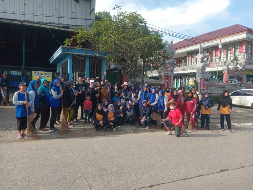 Jumat Bersih Kecamatan Sungai Pinang di Wilayah Kelurahan Sungai Pinang Dalam