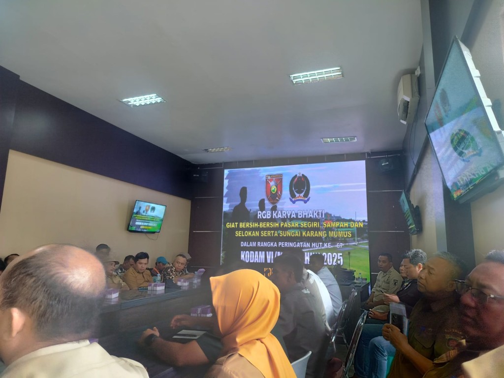 Rapat Giat Bersih-bersih Pasar Segiri, Sampah dan Selokan Serta Sungai Karang Mumus dalam Rangka Peringatan HUT ke-67  Kodam VI / Mlw Tahun 2025