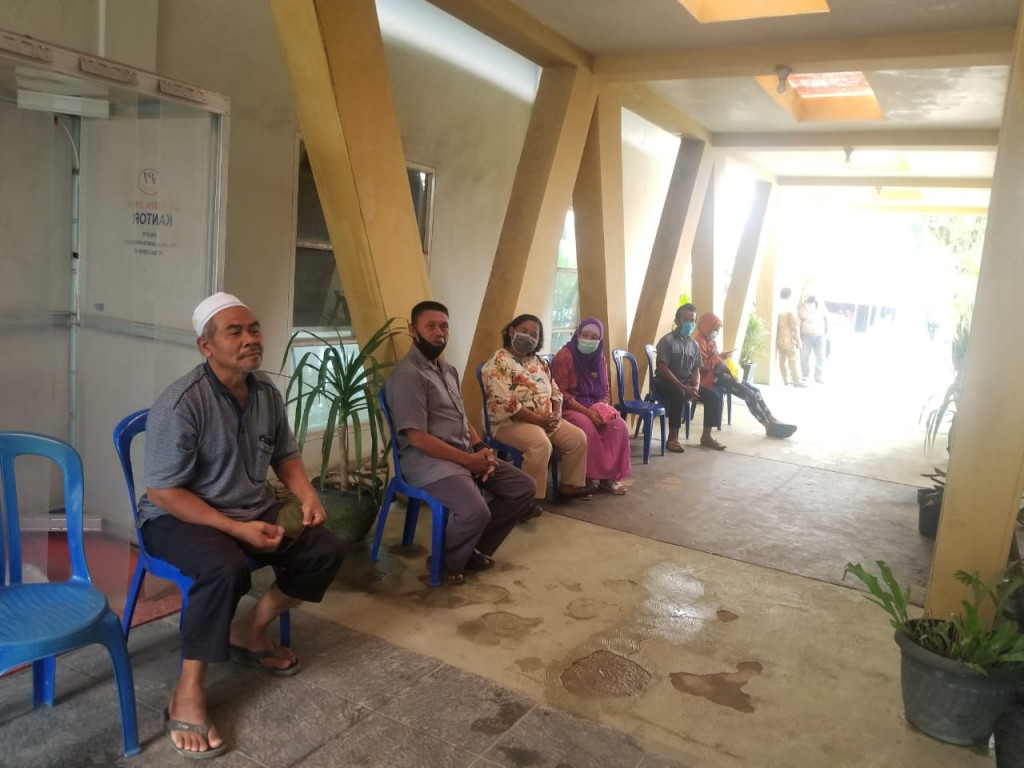 Kegiatan vaksinasi untuk kader posyandu, kampung KB dan lansia warga kel.sungai siring