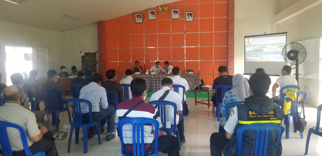 Sosialisasi  Pembuatan Saluran (Shortcut) Drainase dari Depan APT Pranoto sampai ke Sungai Perbatasan, untuk Mengurangi Banjir di Depan UPBU APT pranoto.