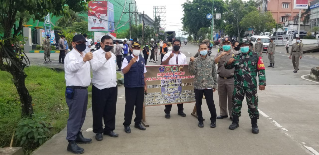 Mengikuti Raziah Gabungan dalam Rangka Penegakan Disiplin Perwali No 13 Th 2021 Di depan Gor Madya  Sempaja. JL.  M. Yamin Kelurahan Sempaja Selatan