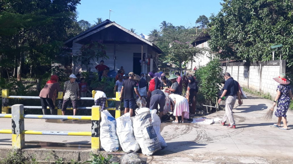 Kerja Bakti Pembersihan Saluran Draenase