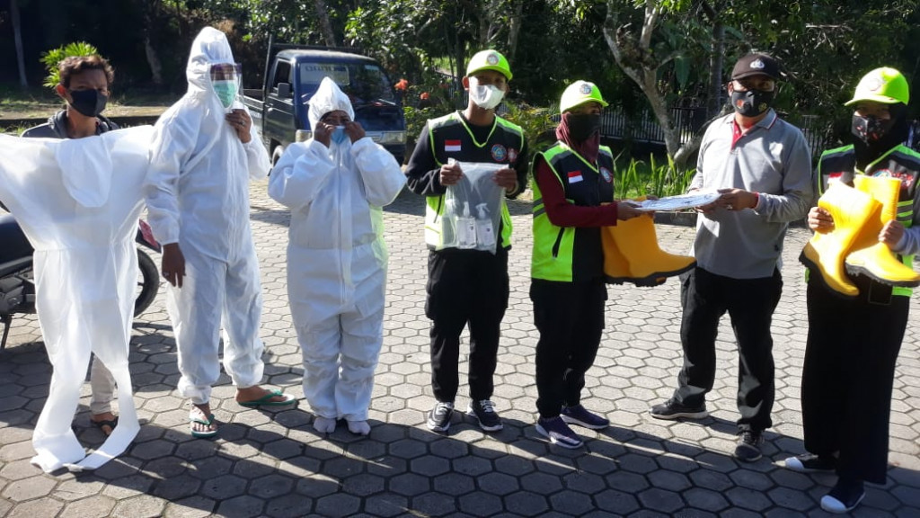 Kegiatan Penyemprotan Pencegahan Penyebaran Virus Covid 19 masa Pandemi