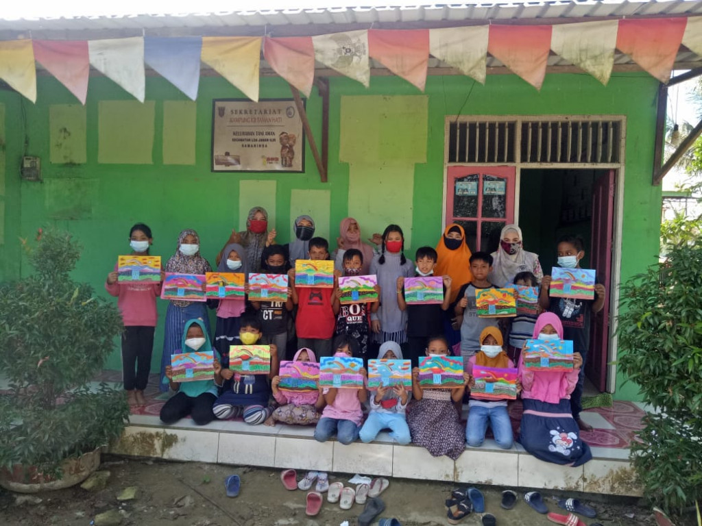 Belajar dan Lomba Menggambar dan Mewarnai  oleh anak usia  PAUD, TK dan SD Di Sekretariat Kampung KB Taman Hati /Kampung Batik Tani Aman,  Kelurahan Tani Aman