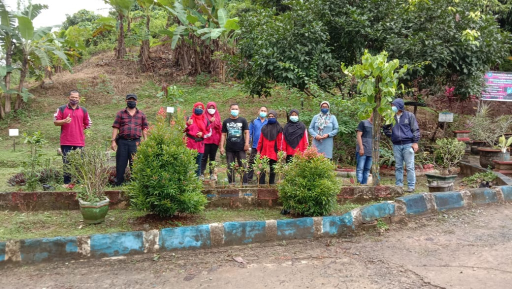 Kerja Bakti Serentak Pegawai Kelurahan masing2 di Kecamatan Loa Janan Ilir
