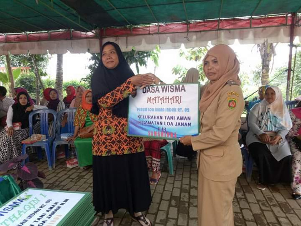 Kegiatan Pelantikan  29  Pengurus Dasawisma dan penyerahan Papan Nama/Plang, di Kelurahan Tani Aman Tahun 2018