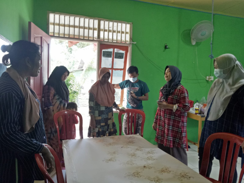 Semangat Kelompok Pengrajin  Peltihan Batik Tulis Teknik Pewarnaan di Kampung Batik Kelurahan Tani Aman