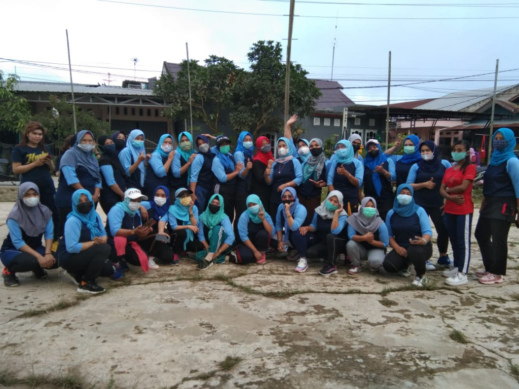Semangat Sehat Sanggar Senam Minggu Ceria  Rt 01 Prum Loa Janan Indah Kelurahan Tani Aman