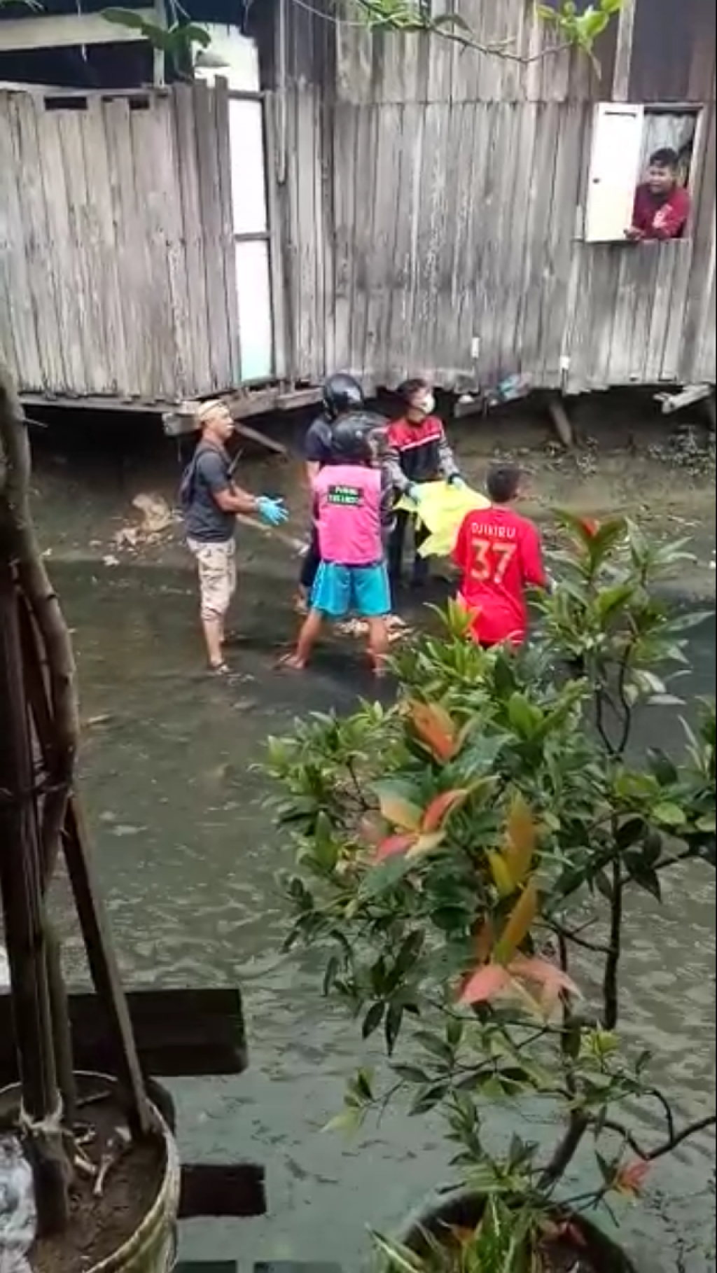 Mayat balita tanpa kepala ditemukan Minggu pagi di Sungai kawasan Jl. P.Antasari 2