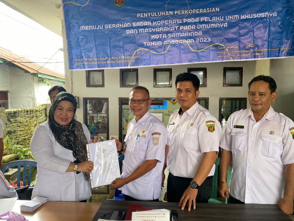 Penyuluhan Perkoprasian Pada Warga Teluk Lerong Ulu