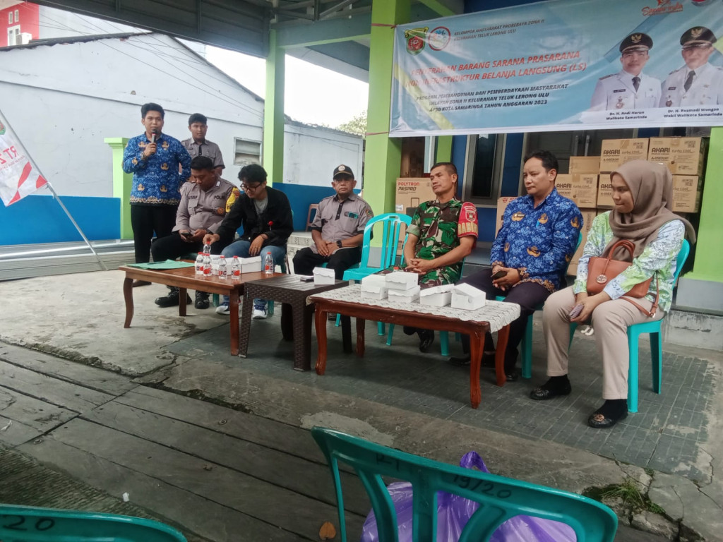 Penyerahan Barang Program Probebaya di Zona II