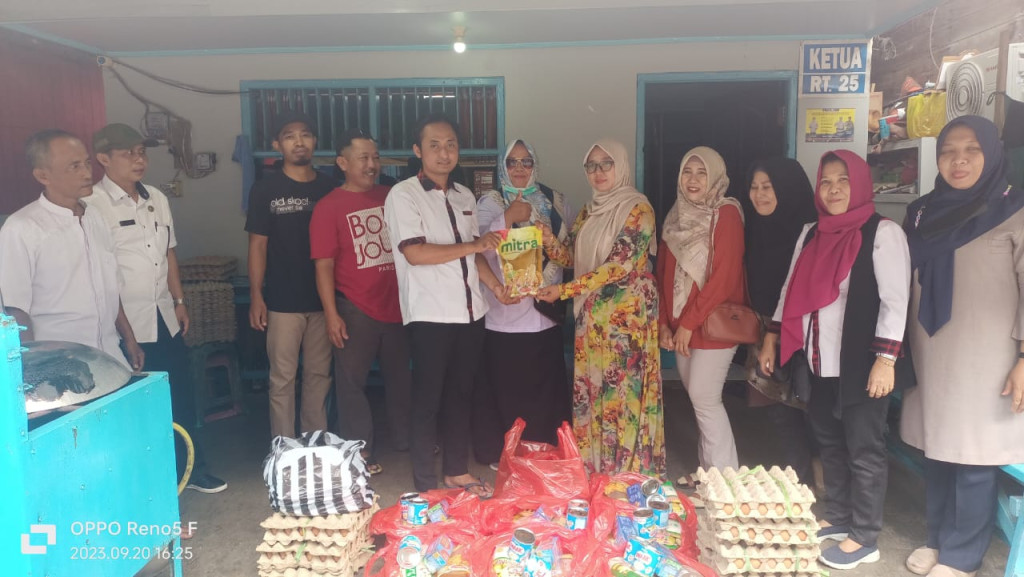 Pembagian Bantuan Sembako kepada warga  Kelurahan Temindung Permai