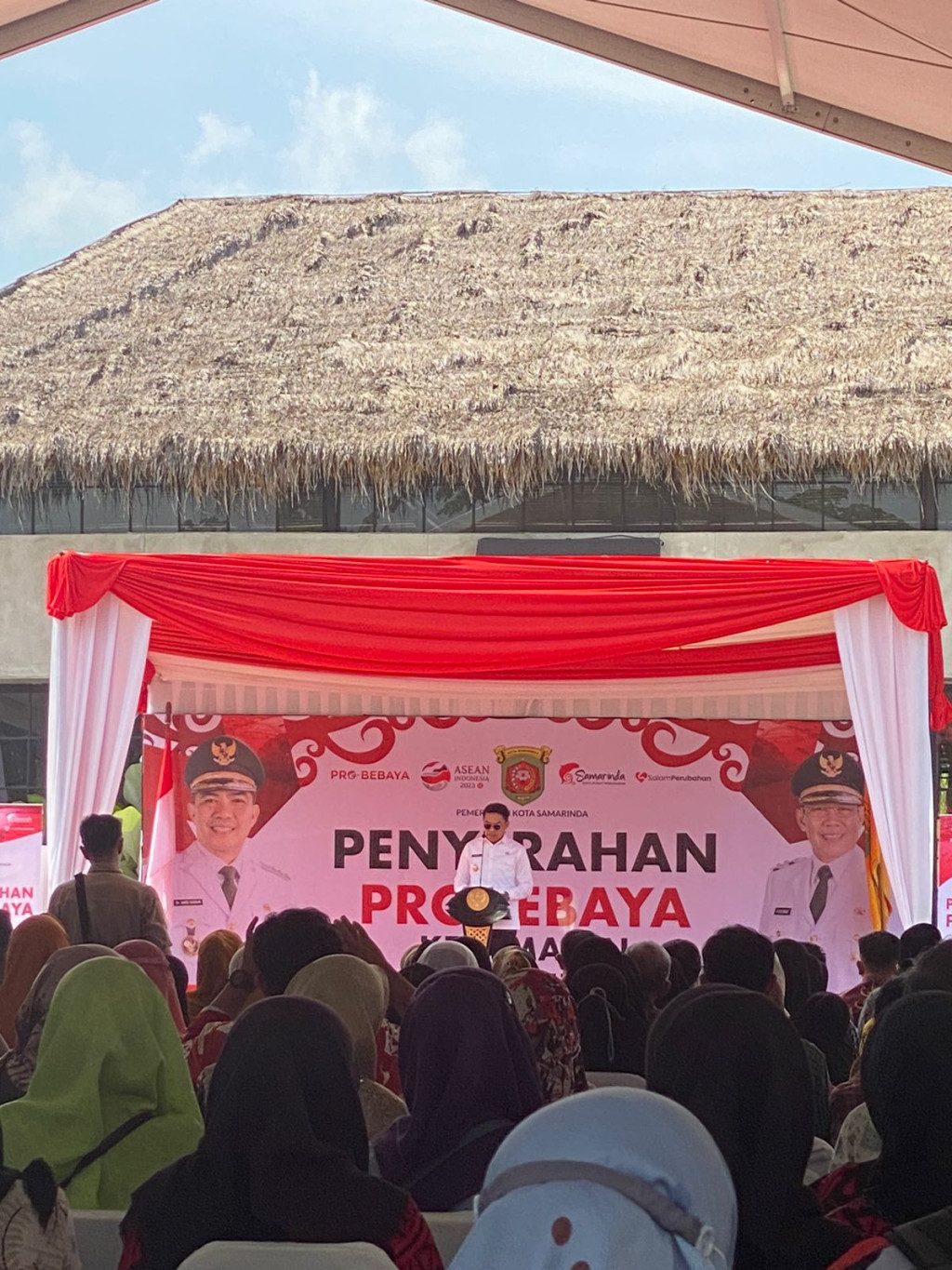 Serah Terima Simbolis Probebaya Tahun 2023 bersama Bapak Dr. H.Andi Harun, S.T., M.Si Walikota Samarinda