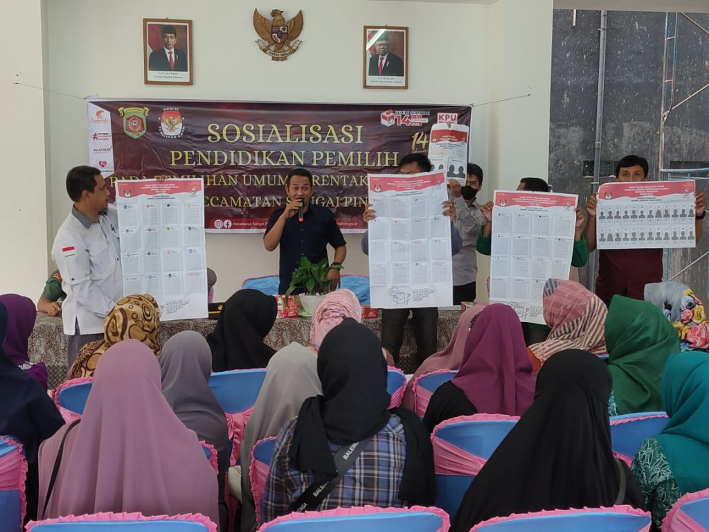 Sosialisasi Pendidikan Pemilih Pilpres dan Pilkada Tahun 2024 di Aula Kelurahan Temindung Permai Jalan D.I Panjaitan No.66 Kota Samarinda.