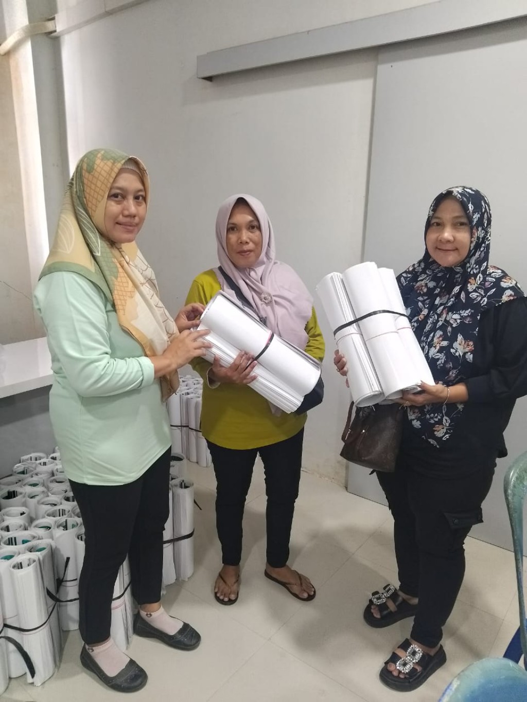 Pembagian Kalender Tahun 2025 dari Pemerintah Kota Samarinda
