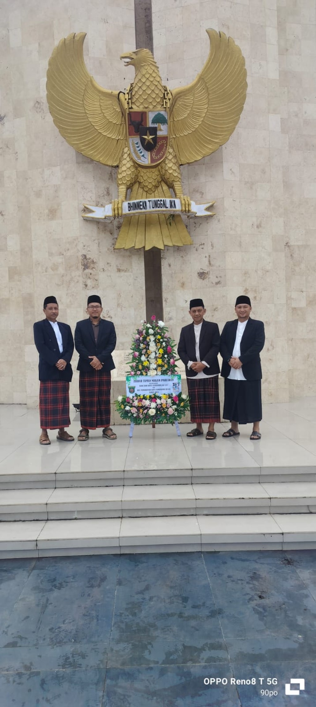 Ziarah Taman Makam Pahlawan dalam rangka hari jadi Kota Samarinda ke-357 dan HUT Kota Samarinda ke-65