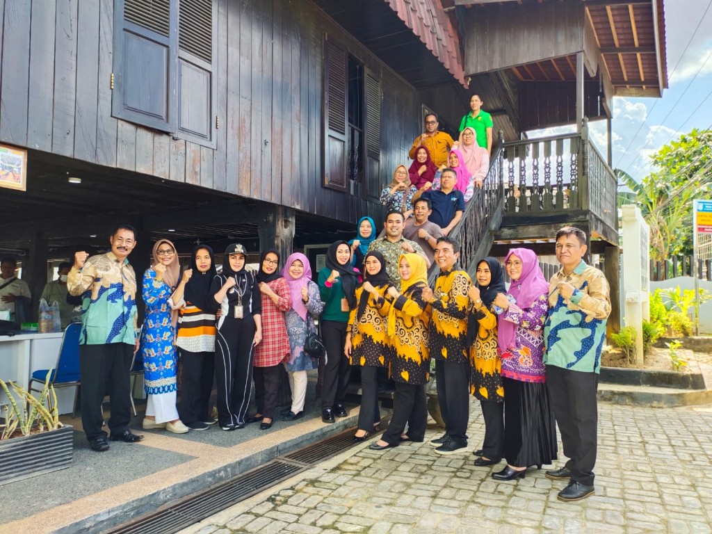 KUNJUNGAN TIM PENILAI LOMBA EVALUASI KELURAHAN