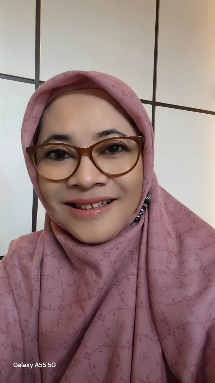 Erna Dwi Mahnaningsih, SKM, M.Si