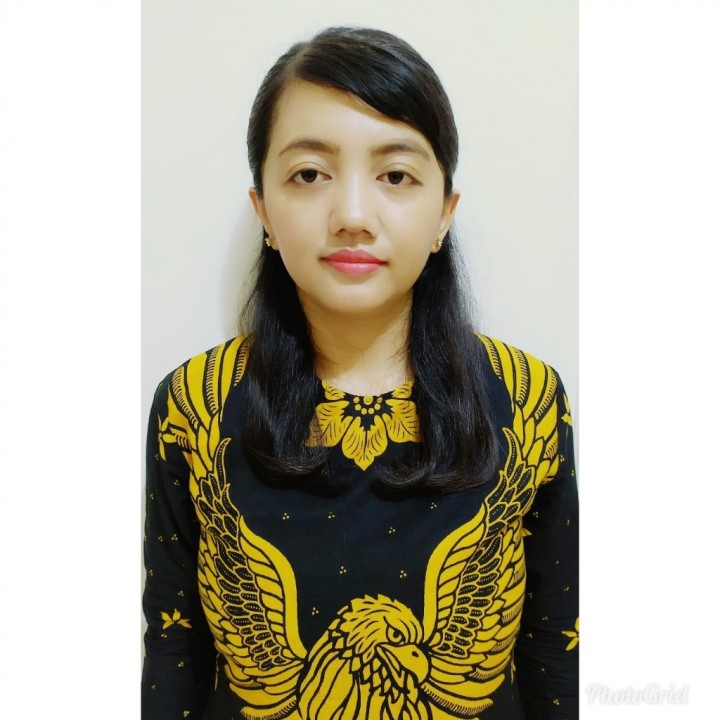 Dian Arisinta, Amd.Kes