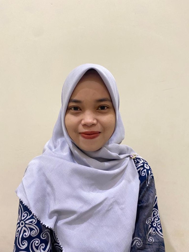 Ratna Liasari, SKM