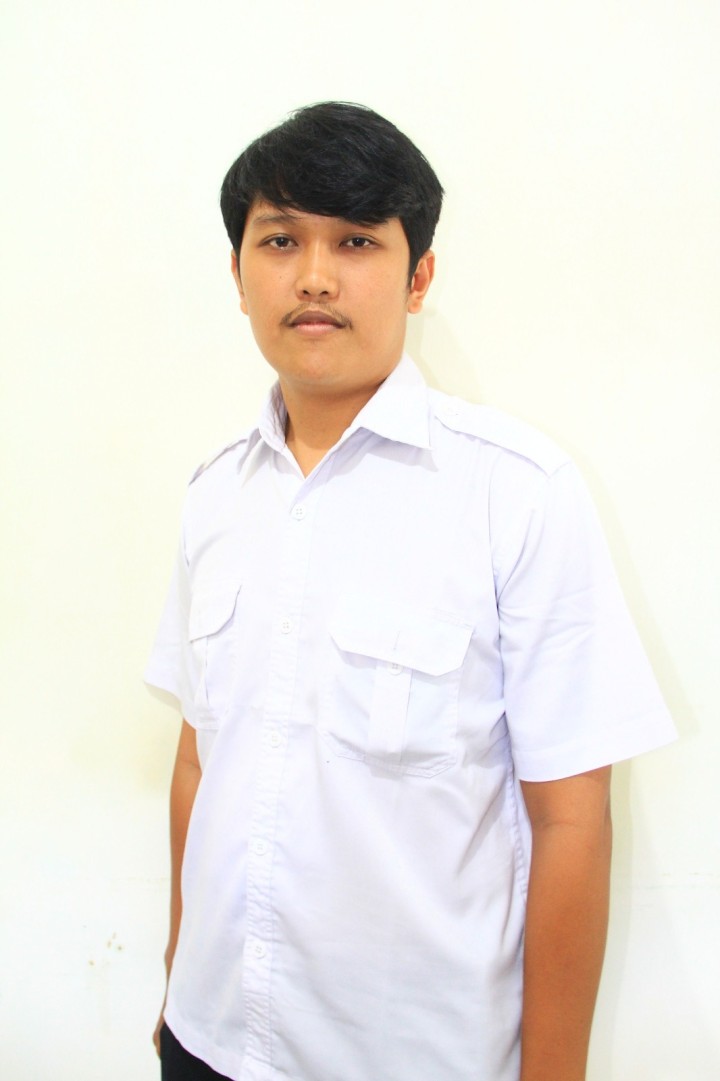 Aris Parayatna