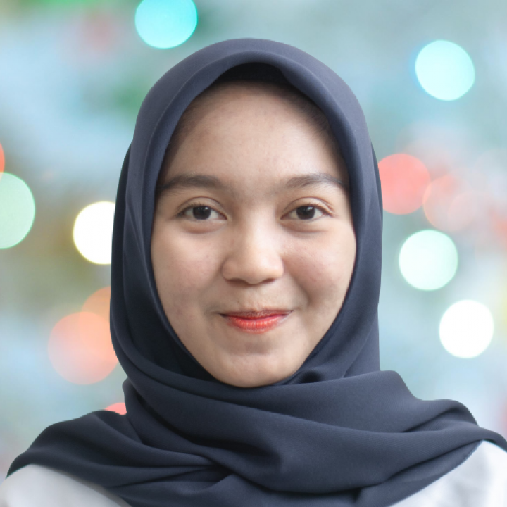 Julia Regita Naim, SKM.