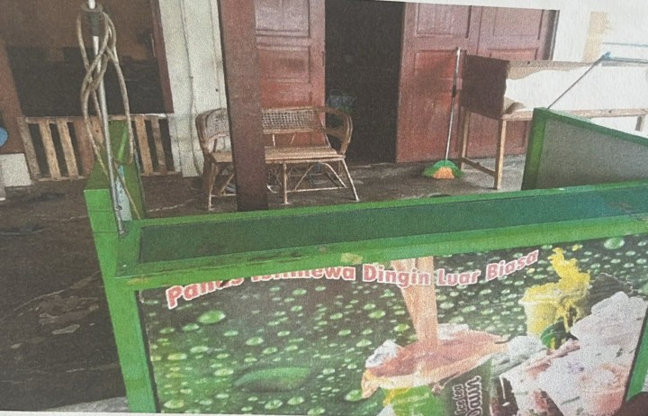 Pentol Rebus dan Minuman Teh Dua Daun