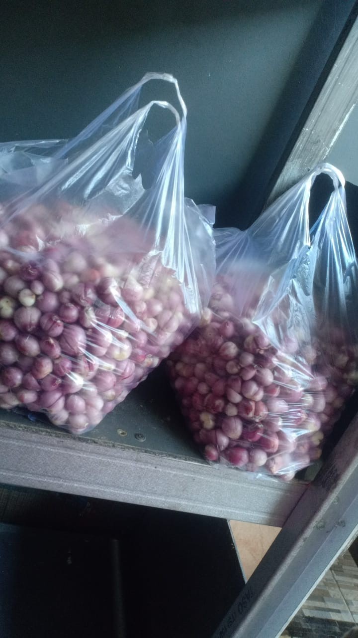Lombok dan Bawang Kupasan