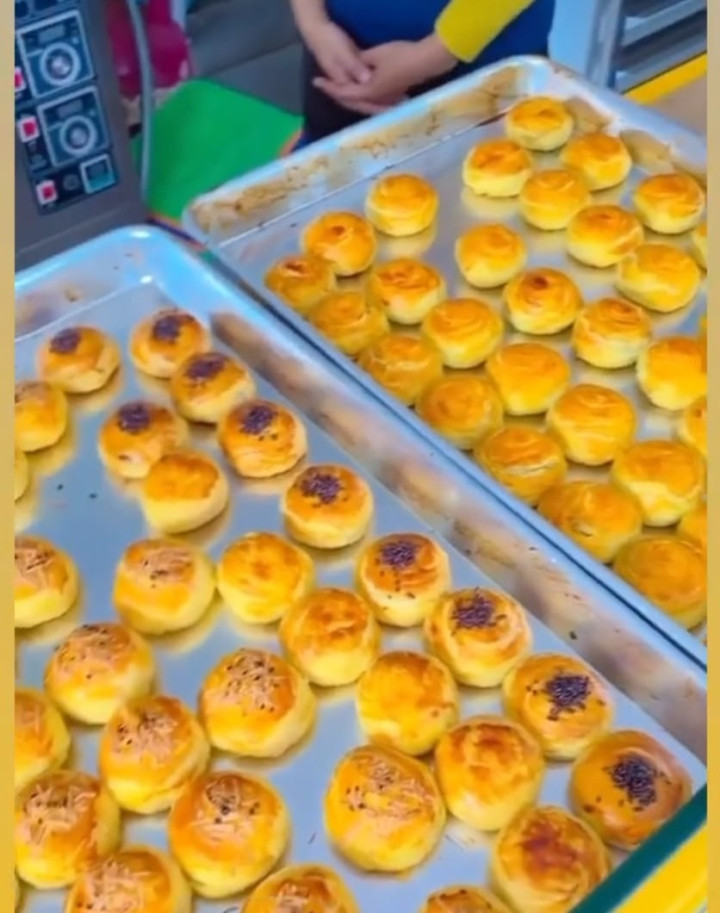 KUE BAKPIA RASA KEJU