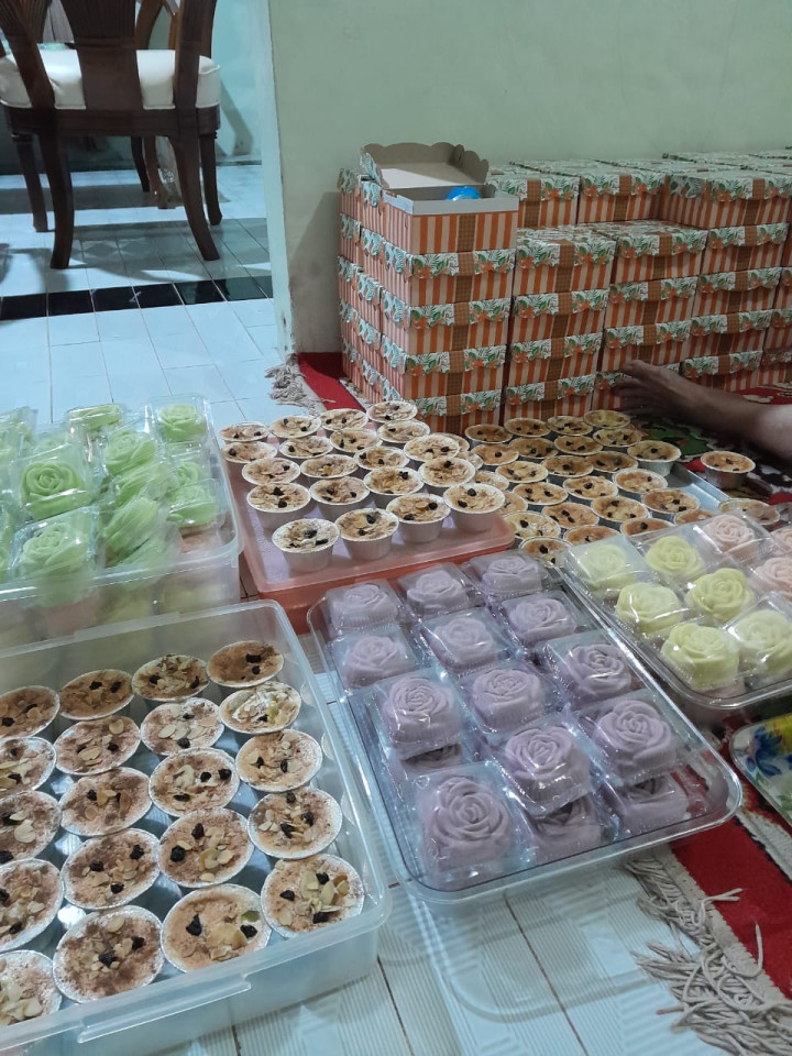 Hj. HILMAH ( FARRAH CATERING )