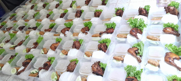 Hj. HILMAH ( FARRAH CATERING )