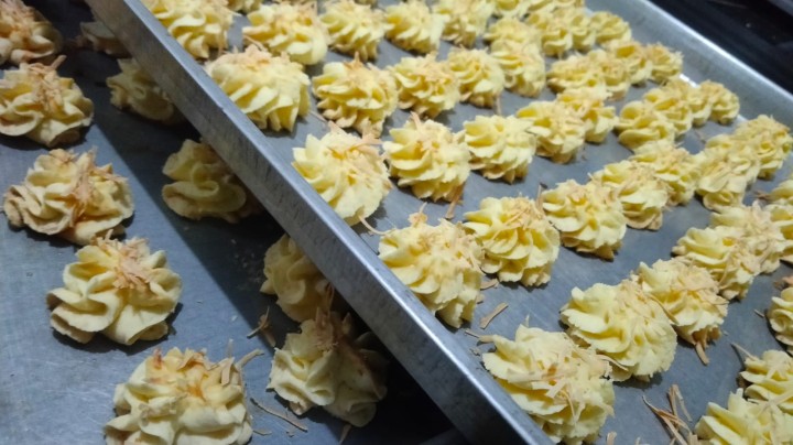 kue kering sagu keju