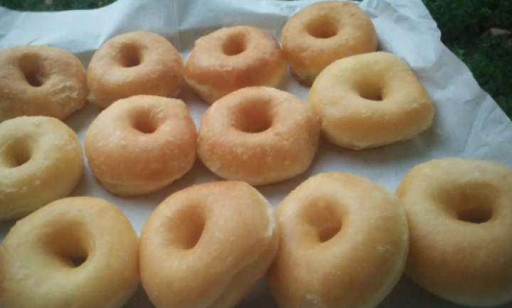 DONAT DEWI