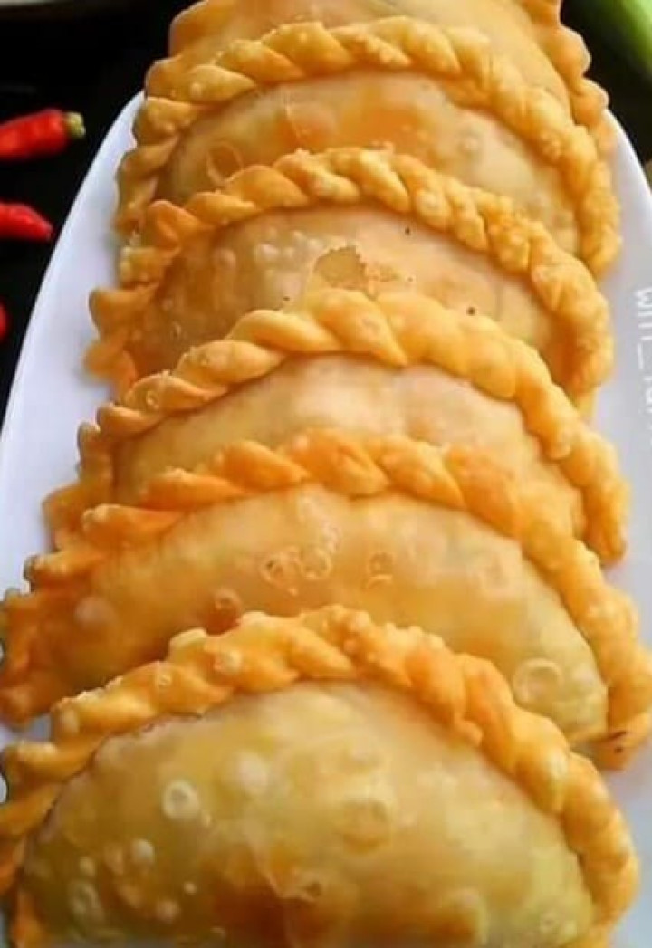 PASTEL & LUMPIA AYU
